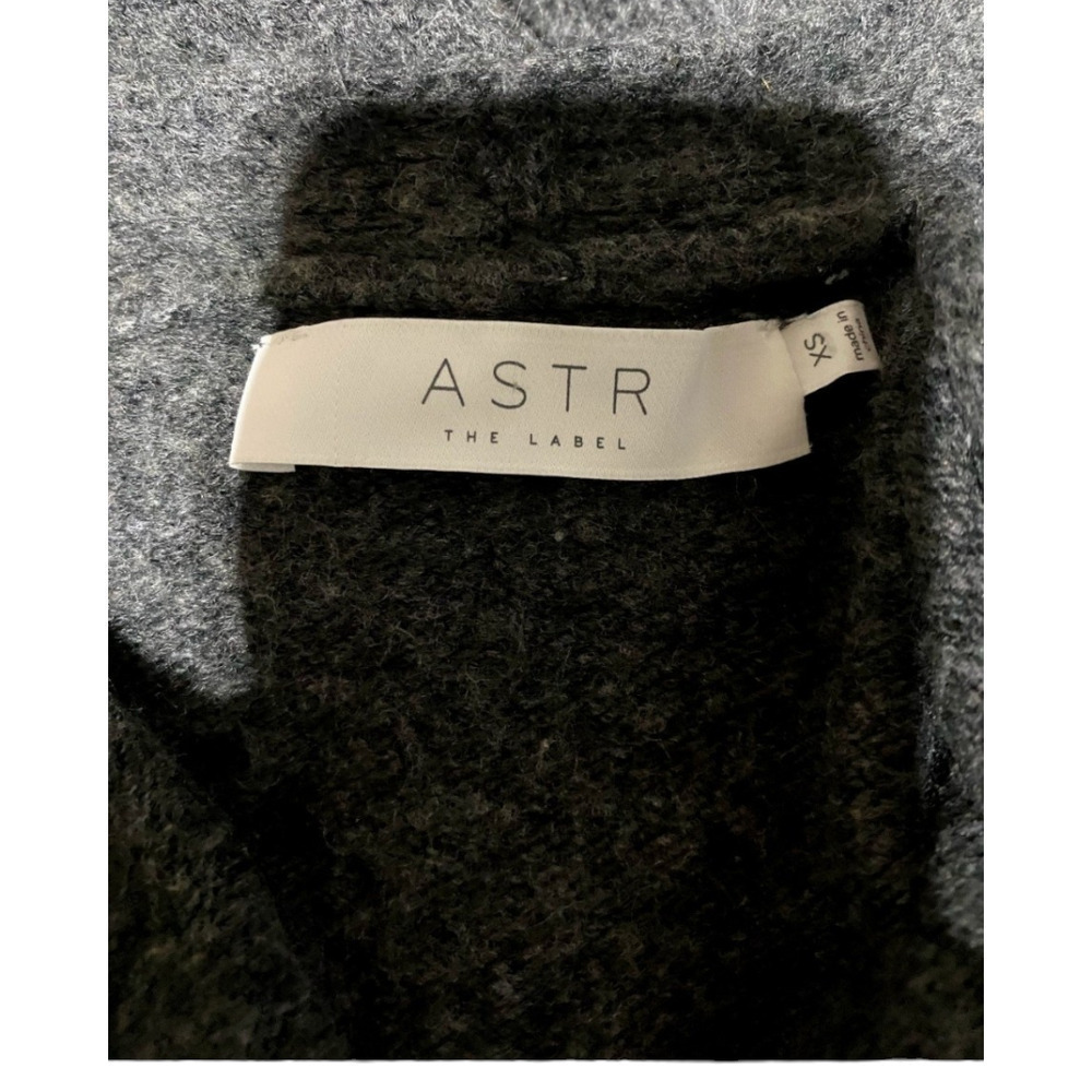 ASTR Gray Deep V Wrap Front Sweater size XS - Picture 5 of 7